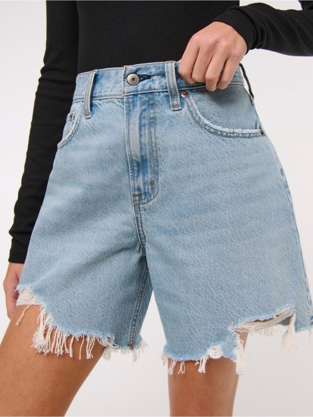 NWOT Abercrombie & Fitch The Loose Short High Rise Light Blue Frayed Denim